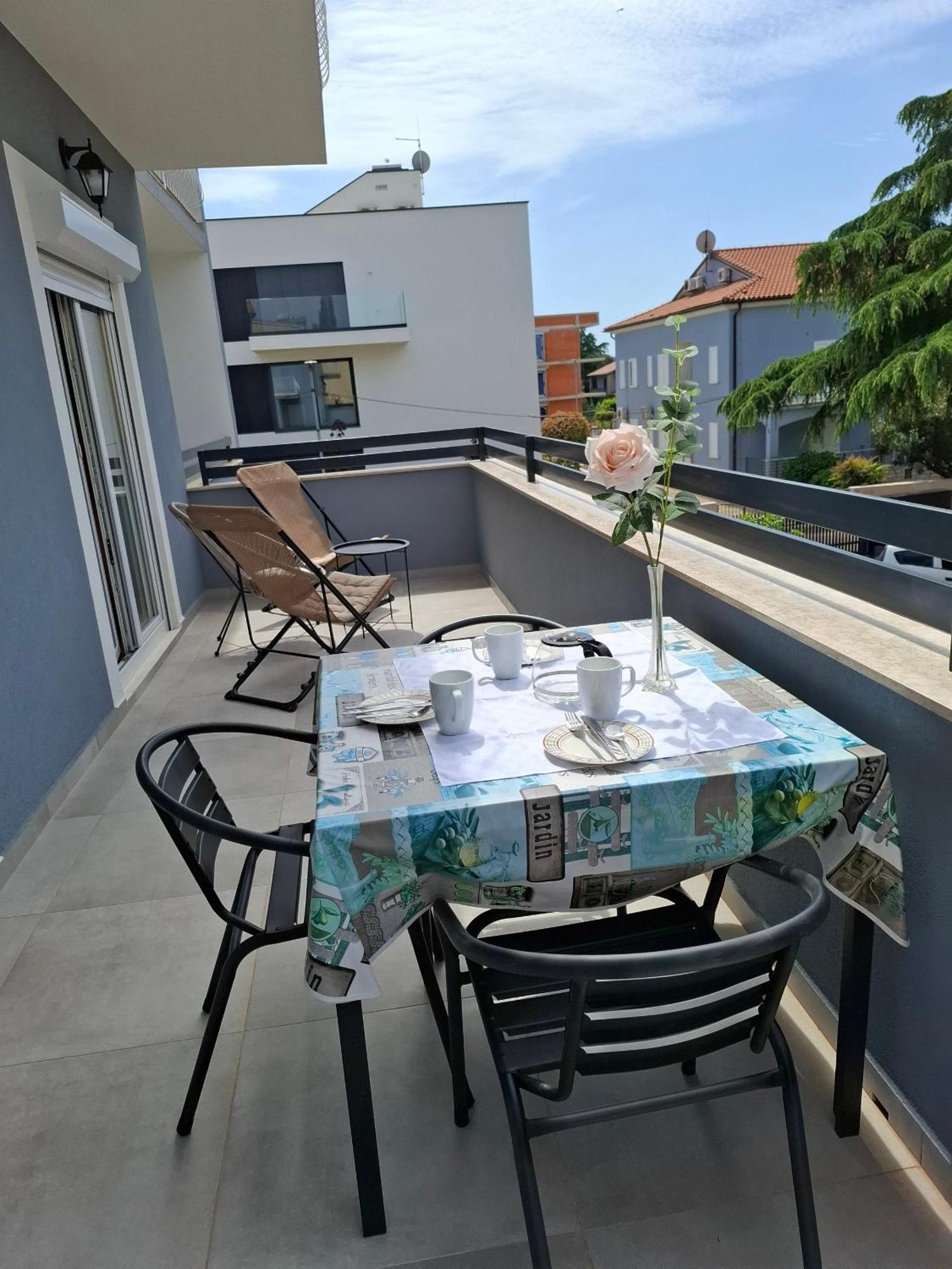 Apartments With A Parking Space Rovinj - 19088 Exterior foto